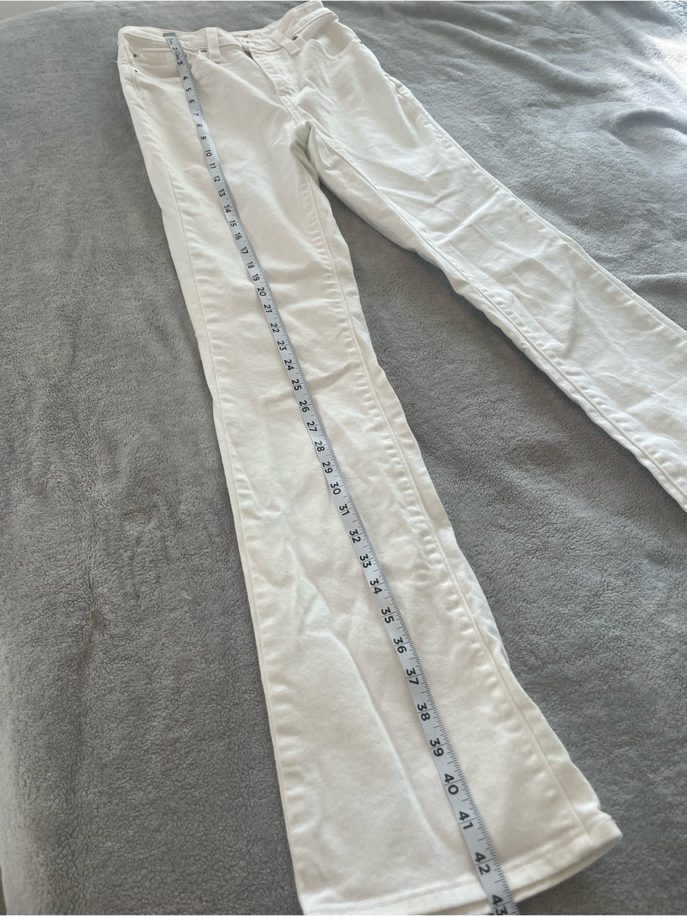 Levi's | 725 High Rise Bootcut Jeans in White | Size 27 - Picture 9 of 11